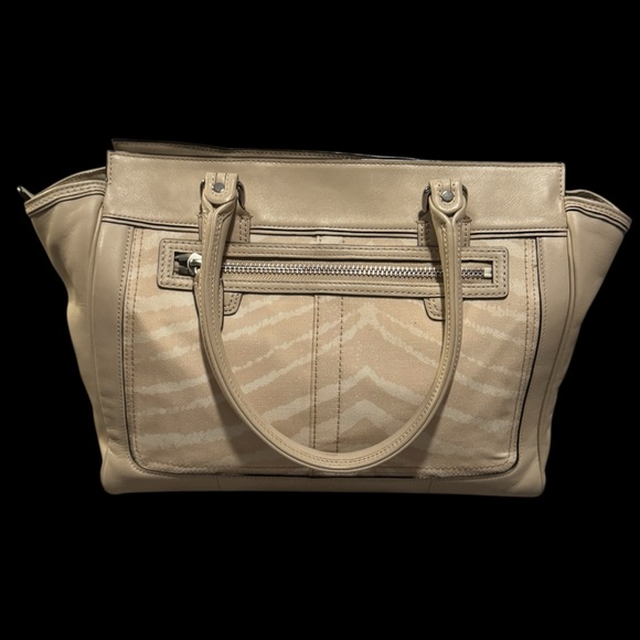 Coach Legacy Candace Carryall W/ Dustbag - Picture 5 of 10